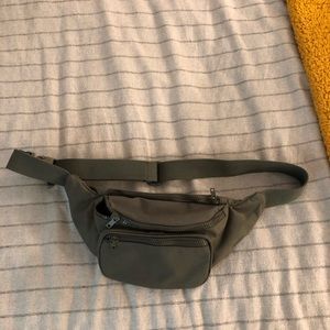 Brandy Melville fanny pack